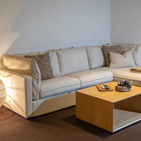 Luxury Norwood Retreat-3